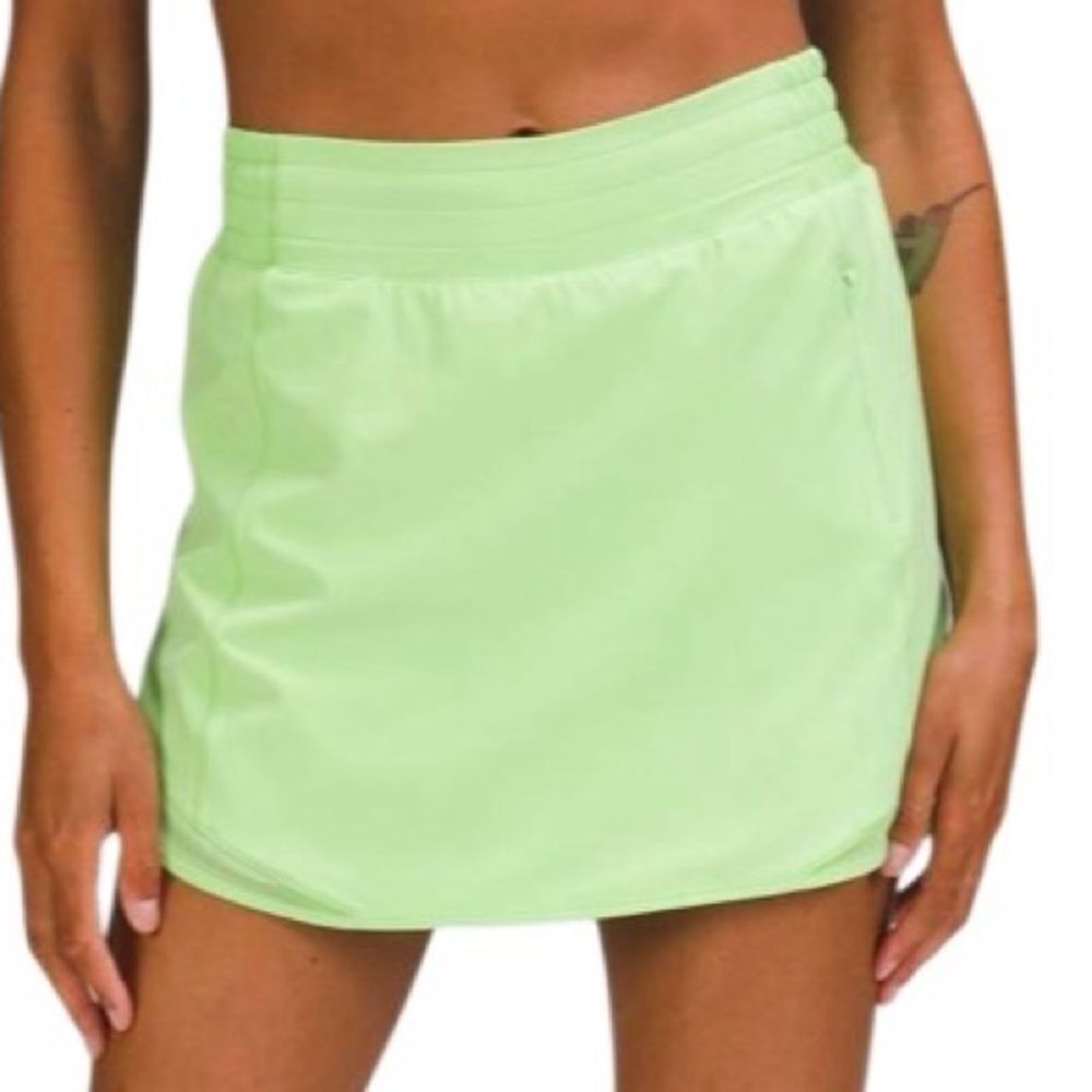 Lululemon Hotty Hot High-Rise Skirt Scream Green Light Size 4 skort